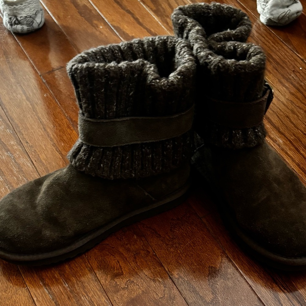 Authentic Ugg Boots - Picture 4 of 6